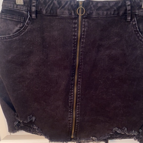 Black denim skirt! - Picture 3 of 3